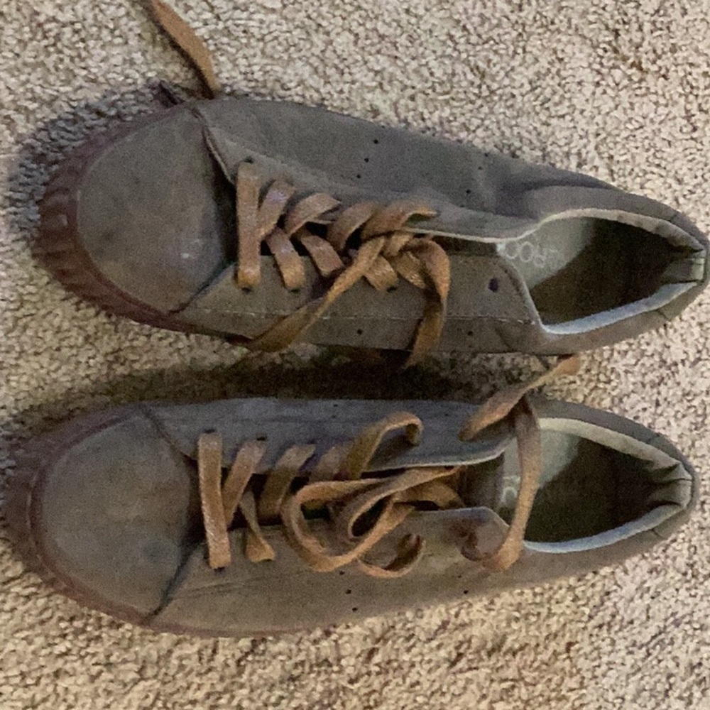 Lightly used Mia&Rock shoes size 8